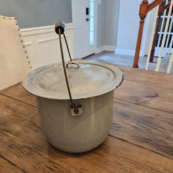 Vintage Enamelware Stock Pot/Bucket Wood Handle & Lid - Picture 2 of 14